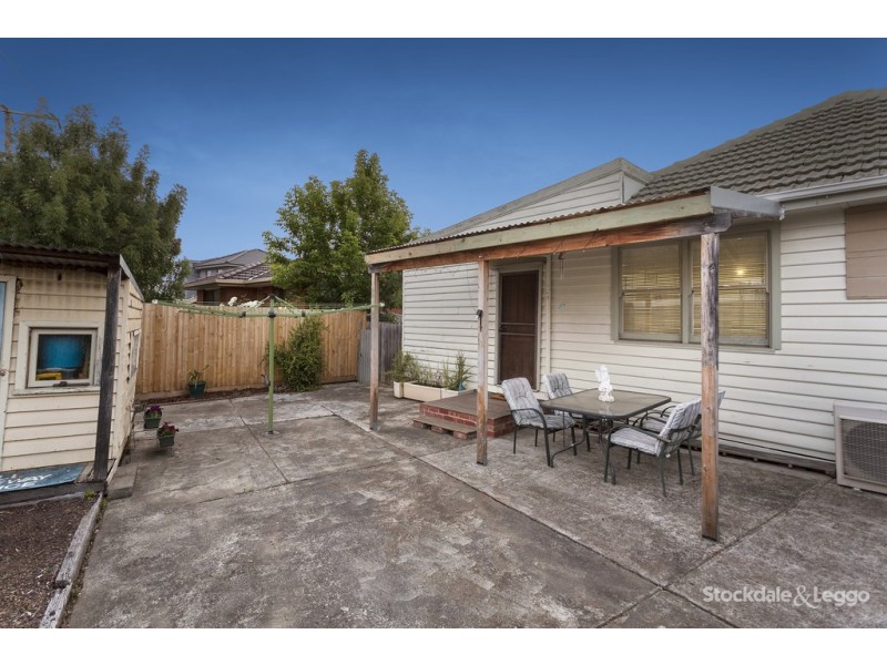 1 Lex Grove, Oak Park VIC 3046