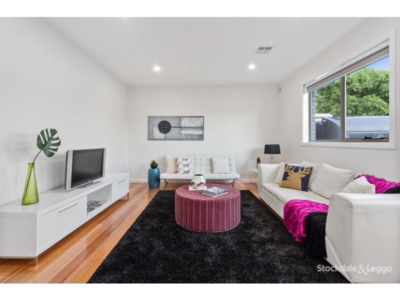 2/122 Loongana Avenue, Glenroy VIC 3046