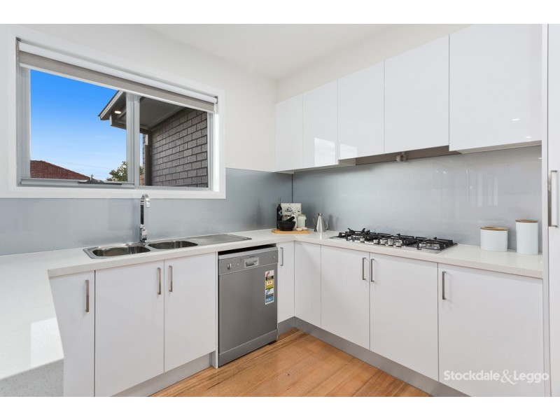 2/122 Loongana Avenue, Glenroy VIC 3046