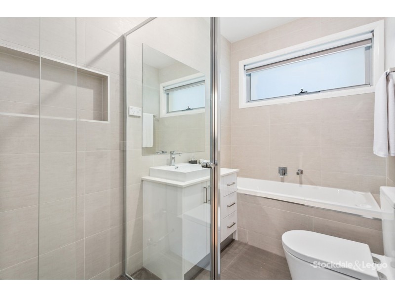 2/122 Loongana Avenue, Glenroy VIC 3046