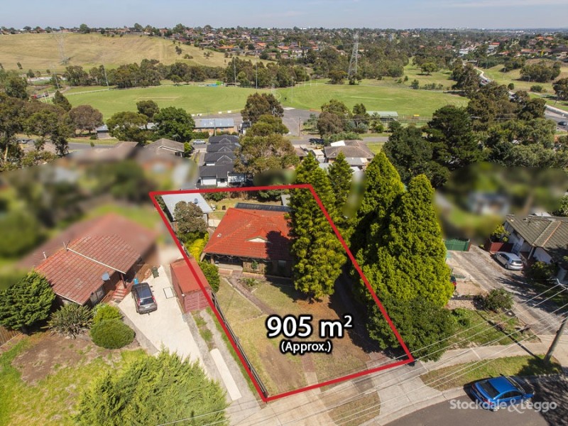 27 Hendricks Crescent, Jacana VIC 3047