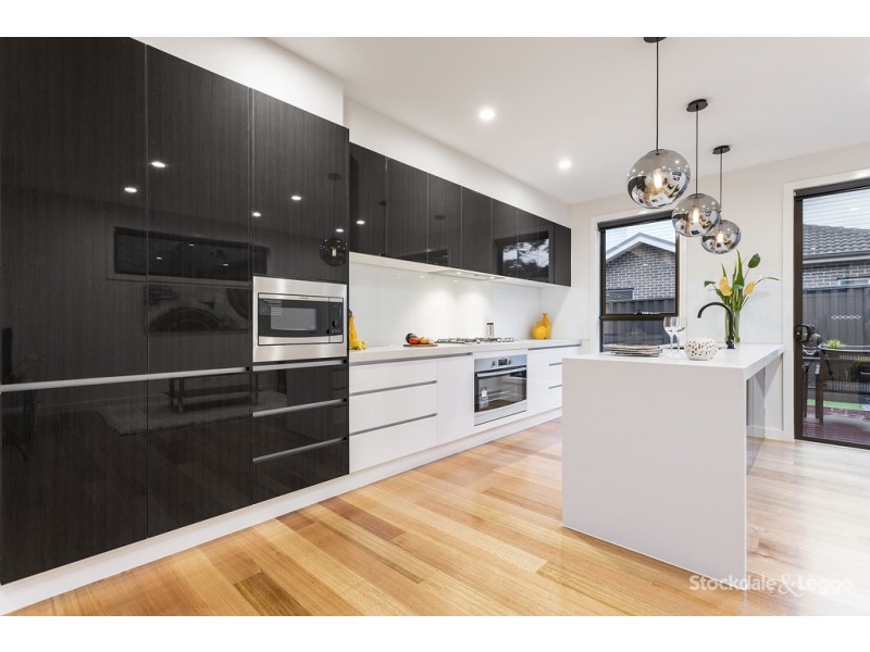 2/54 Winifred Street, Oak Park VIC 3046