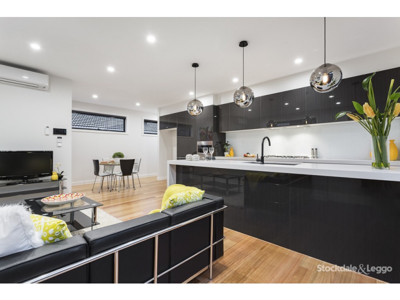 2/54 Winifred Street, Oak Park VIC 3046