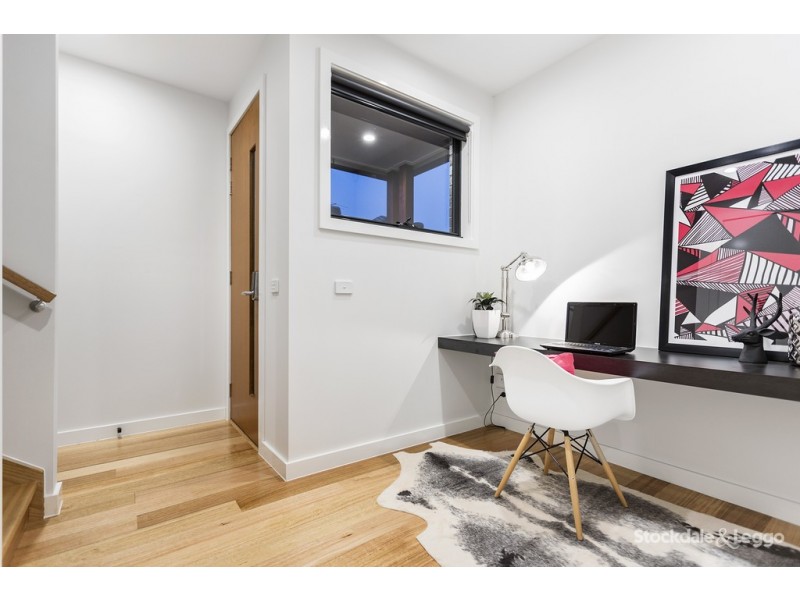 2/54 Winifred Street, Oak Park VIC 3046