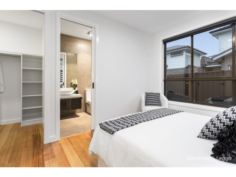 2/54 Winifred Street, Oak Park VIC 3046