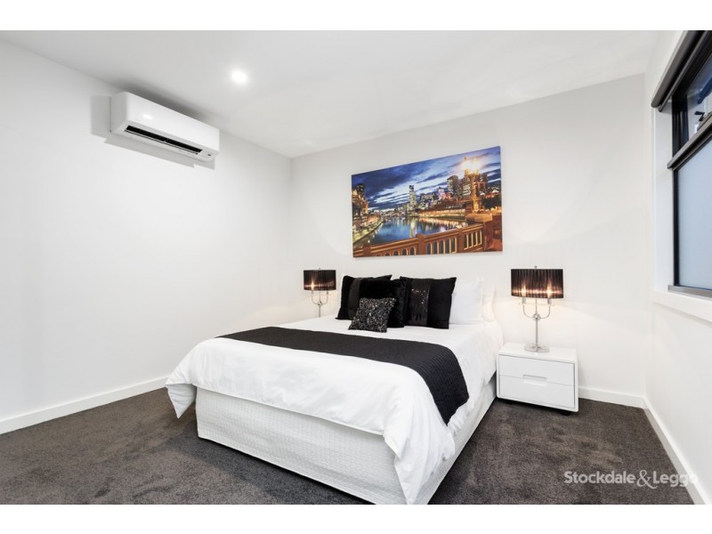 2/54 Winifred Street, Oak Park VIC 3046