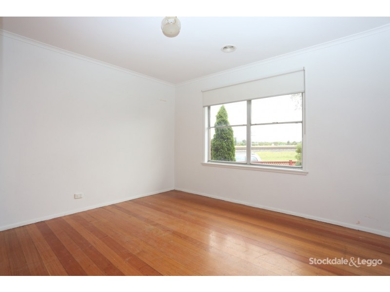 19 Stockdale Avenue, Dallas VIC 3047