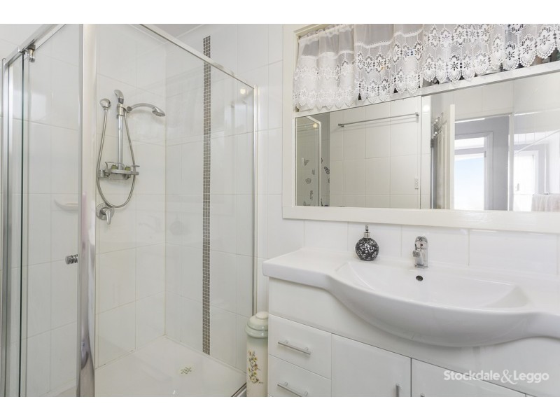 2 Mortlake Avenue, Dallas VIC 3047