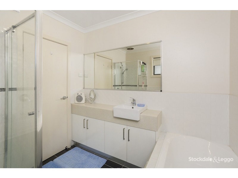 2/1 Alexander Court, Broadmeadows VIC 3047