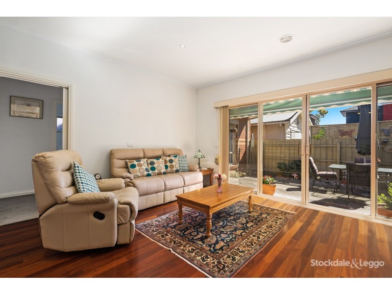 2/41 Rhodes Parade, Oak Park VIC 3046
