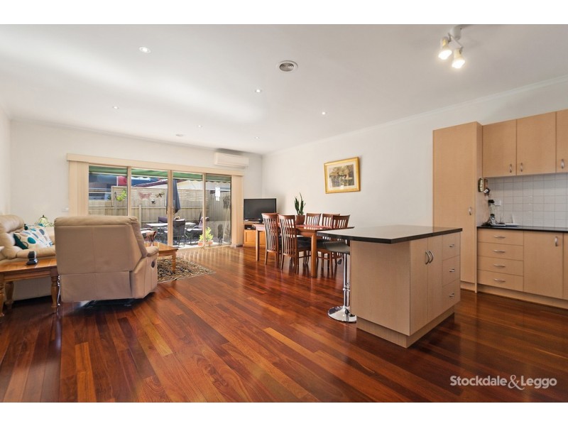 2/41 Rhodes Parade, Oak Park VIC 3046