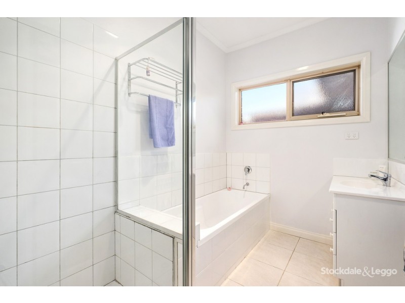 2/41 Rhodes Parade, Oak Park VIC 3046