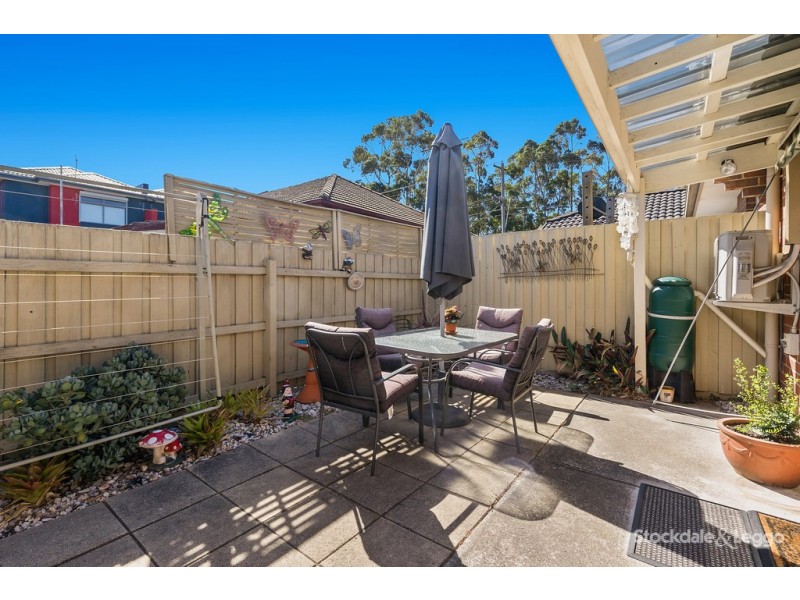 2/41 Rhodes Parade, Oak Park VIC 3046