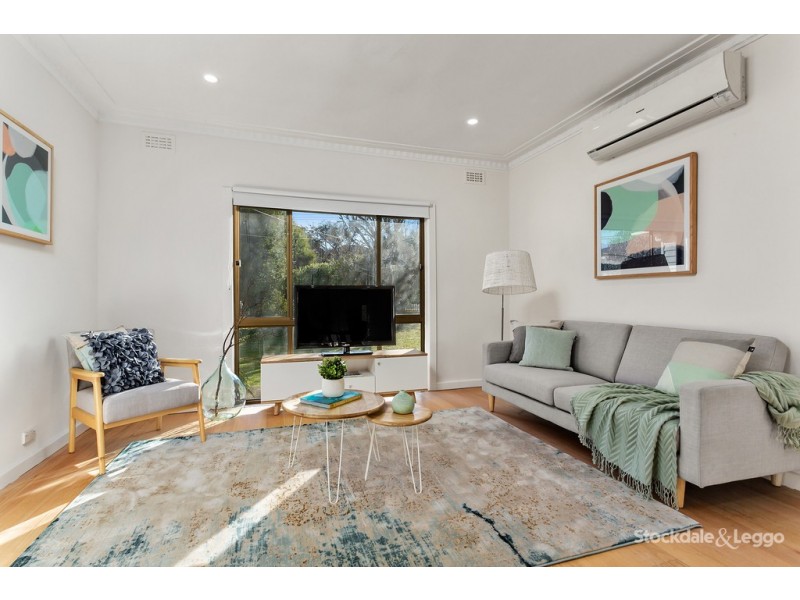 1 Lex Grove, Oak Park VIC 3046