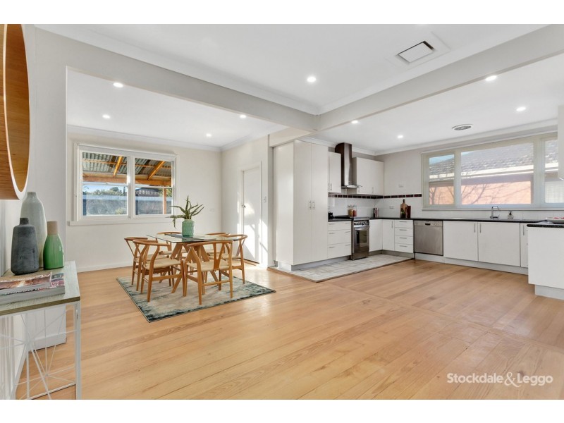 1 Lex Grove, Oak Park VIC 3046