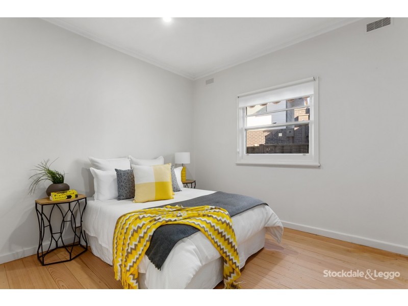 1 Lex Grove, Oak Park VIC 3046