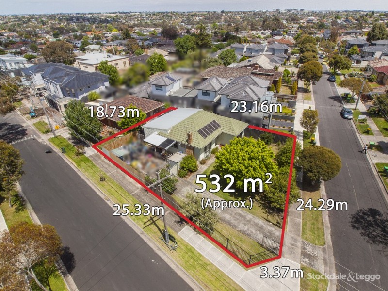 1 Lex Grove, Oak Park VIC 3046