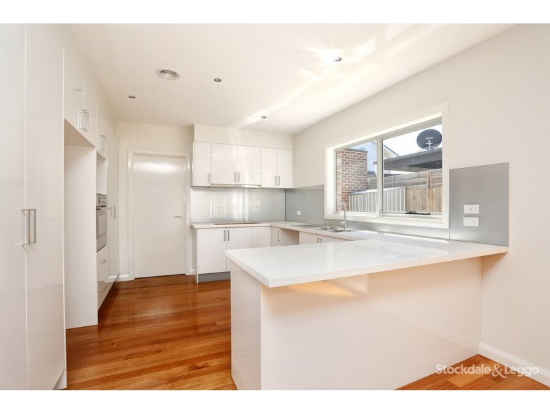 2/141 Loongana Avenue, Glenroy VIC 3046