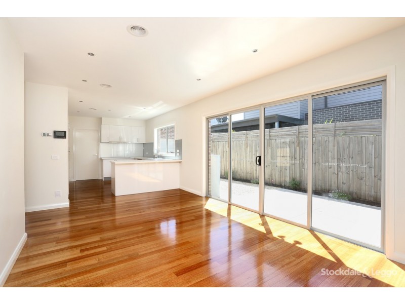 2/141 Loongana Avenue, Glenroy VIC 3046