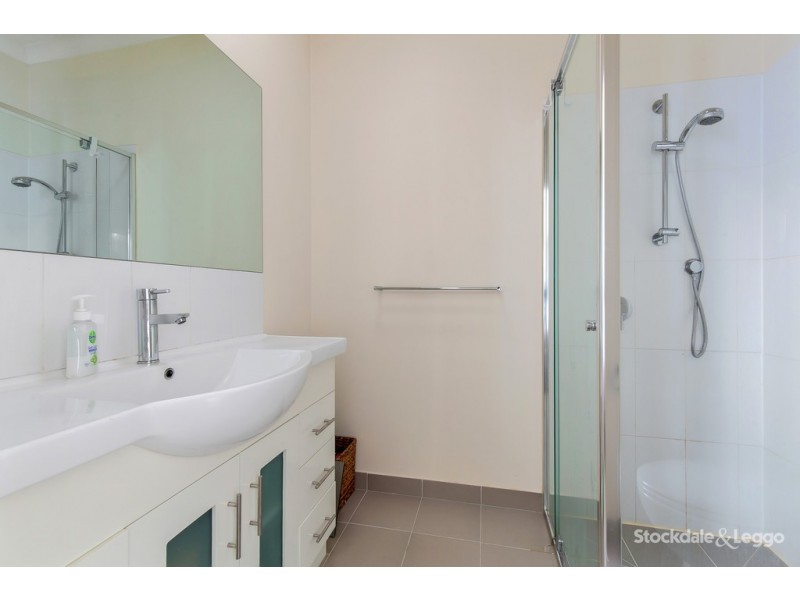 3/42 Gladstone Parade, Glenroy VIC 3046