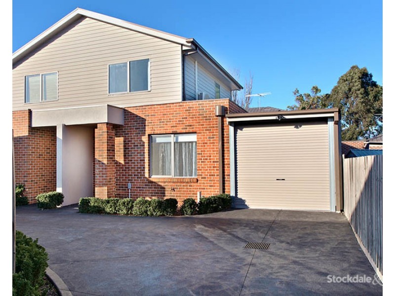 2/82 Glen Street, Glenroy VIC 3046
