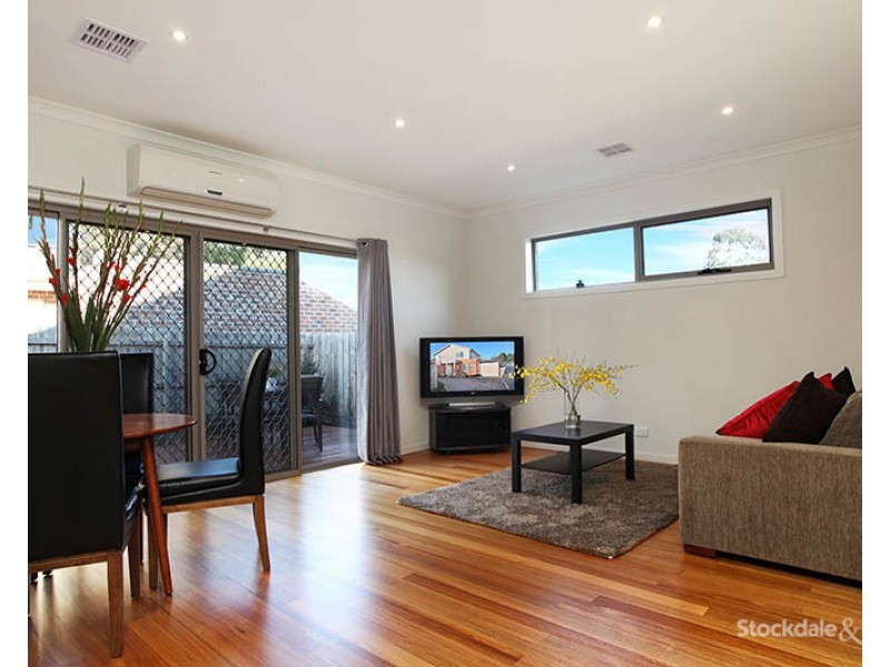 2/82 Glen Street, Glenroy VIC 3046