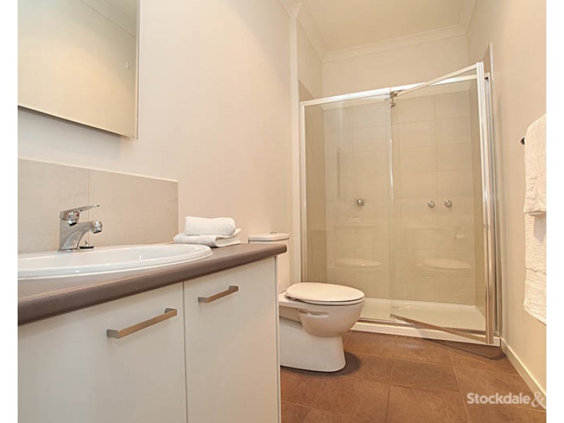 2/82 Glen Street, Glenroy VIC 3046