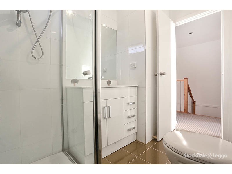 19C John St, Oak Park VIC 3046