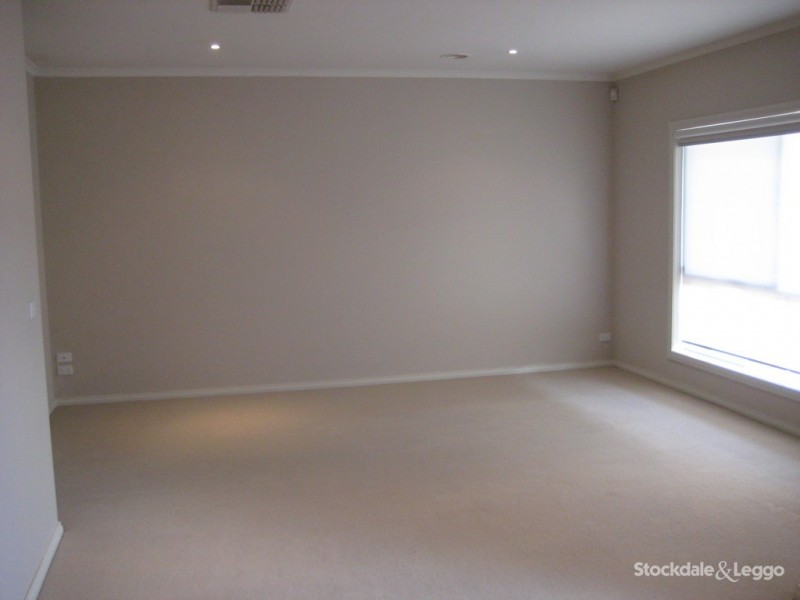 41 Watt Avenue, Oak Park VIC 3046