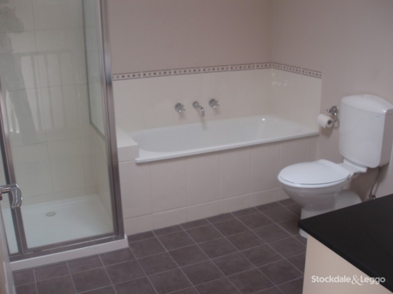 41 Watt Avenue, Oak Park VIC 3046