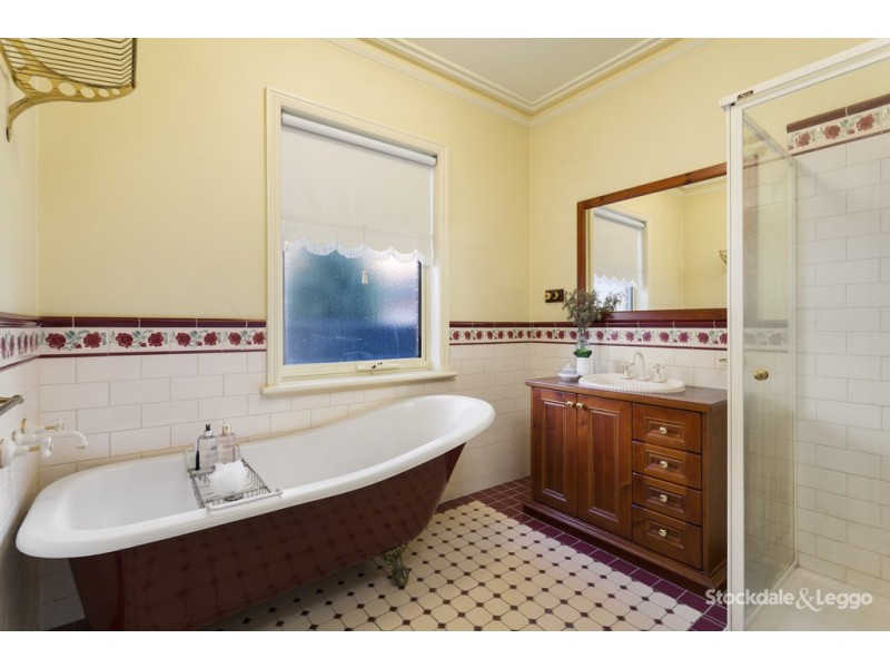 30 Plumpton Ave, Oak Park VIC 3046