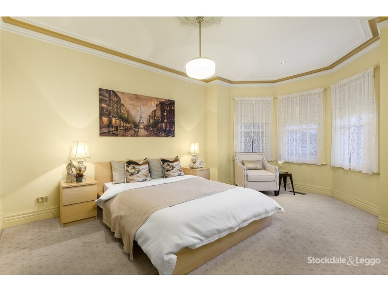 30 Plumpton Ave, Oak Park VIC 3046