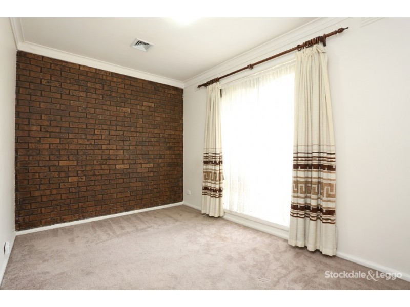 2/19 Gladstone Parade, Glenroy VIC 3046