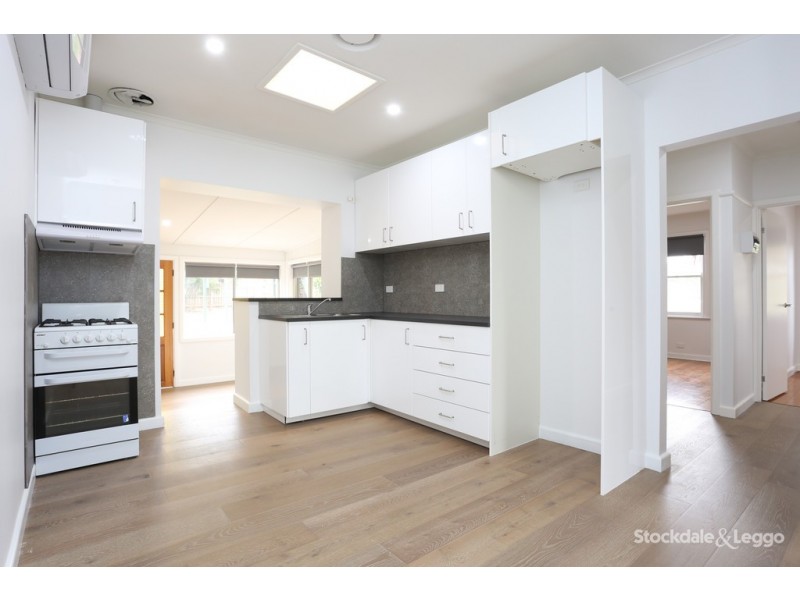 40 Sunset Blvd, Jacana VIC 3047