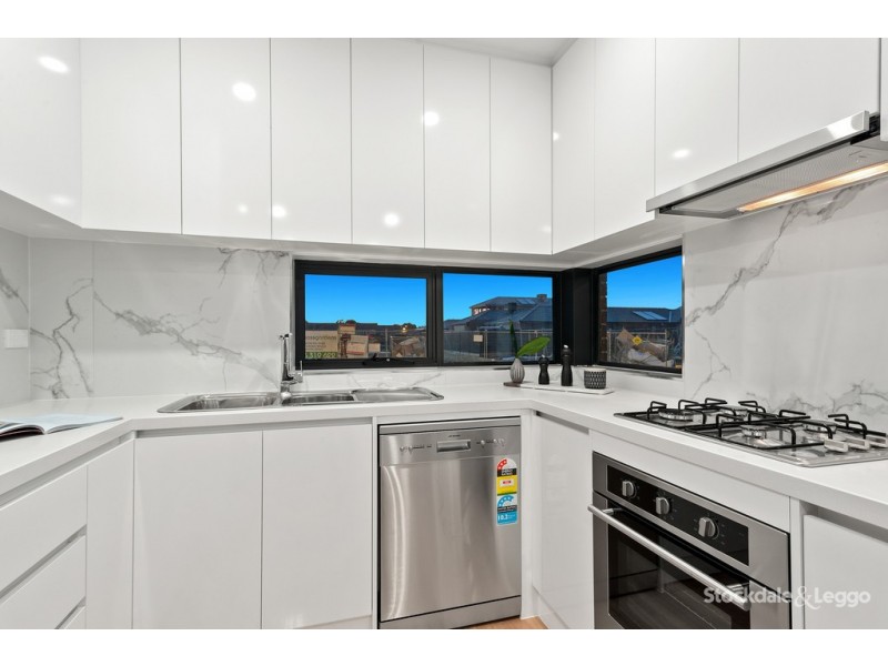 2/23 Win-Malee Street, Hadfield VIC 3046