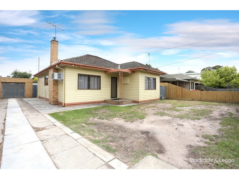 51 Winifred Street, Oak Park VIC 3046