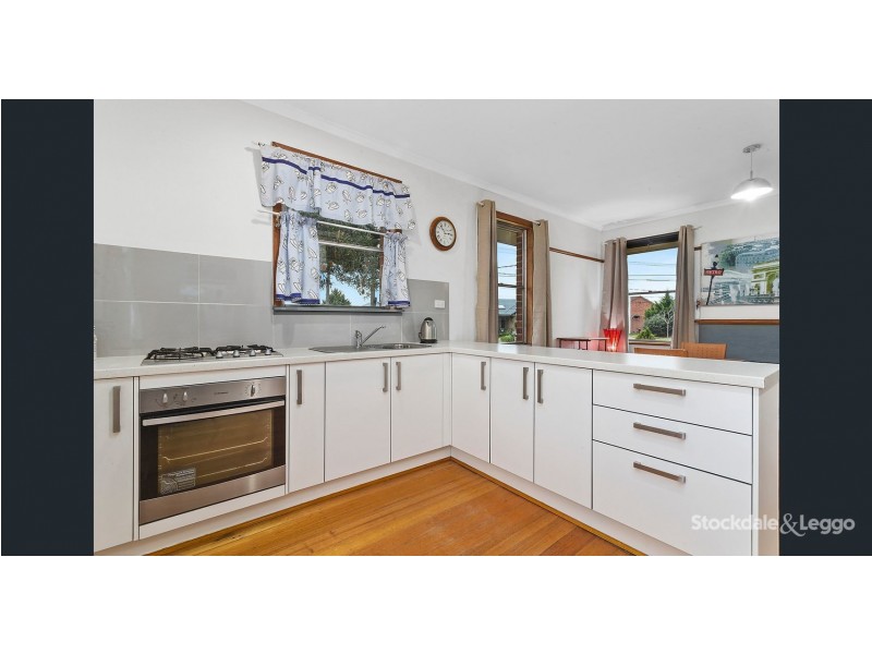 102 Sunset Blvd, Jacana VIC 3047