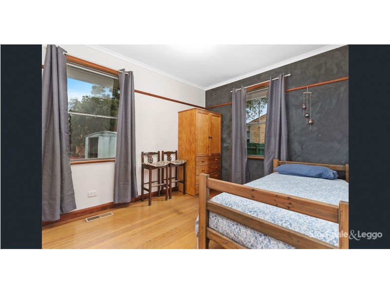 102 Sunset Blvd, Jacana VIC 3047