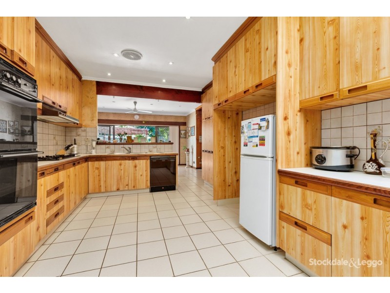 4 Malcolm Street, Oak Park VIC 3046