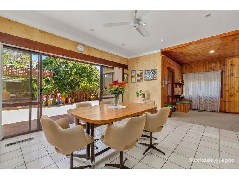 4 Malcolm Street, Oak Park VIC 3046