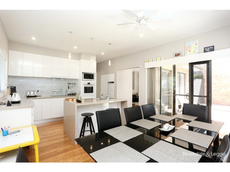 2/23 Sandra Avenue, Fawkner VIC 3060