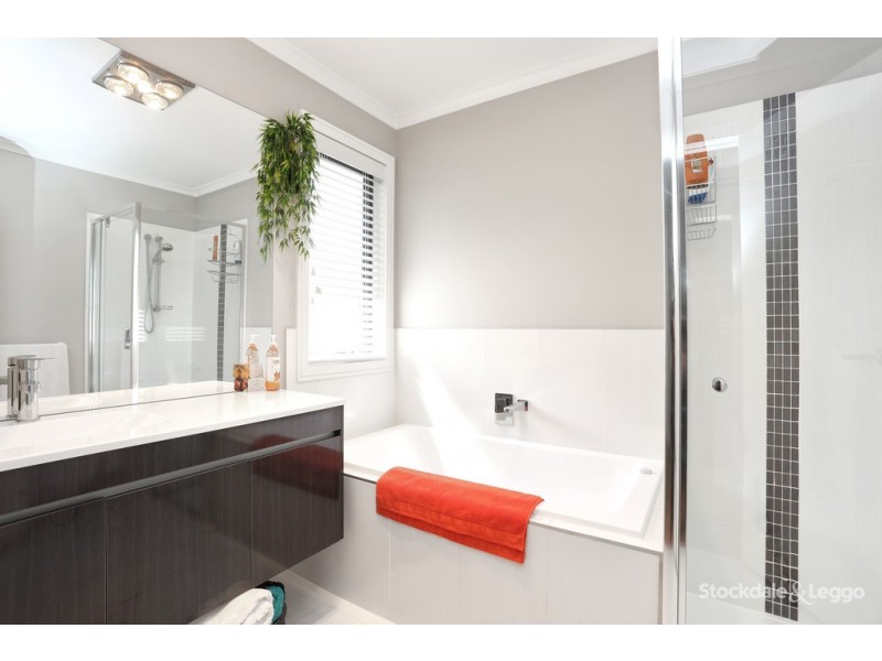 2/23 Sandra Avenue, Fawkner VIC 3060