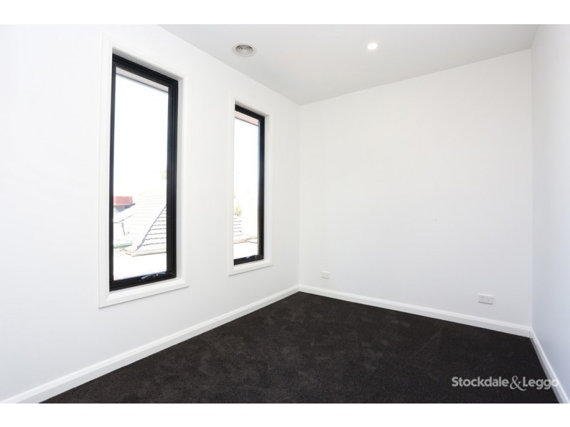 2/42 Hubert Avenue, Glenroy VIC 3046