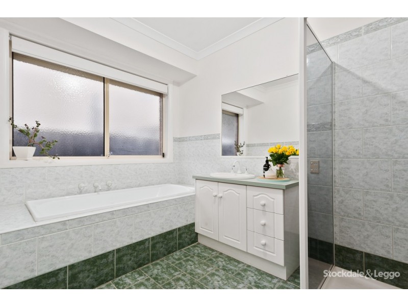 5 Freeman Drive, Glenroy VIC 3046