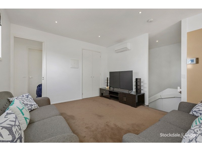 4/1 Vangelica Way, South Morang VIC 3752