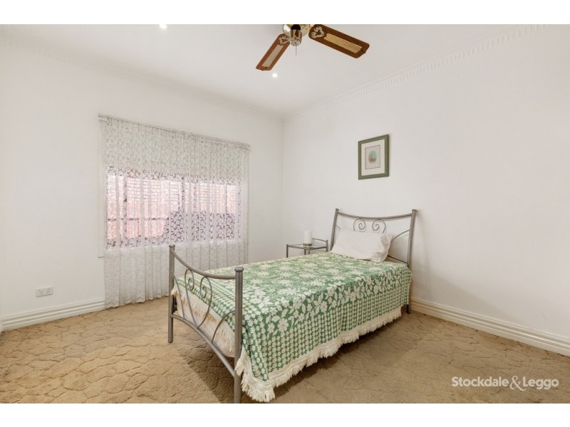 4 Malcolm Street, Oak Park VIC 3046