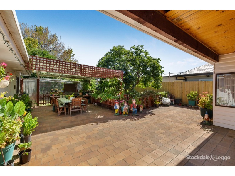 4 Malcolm Street, Oak Park VIC 3046