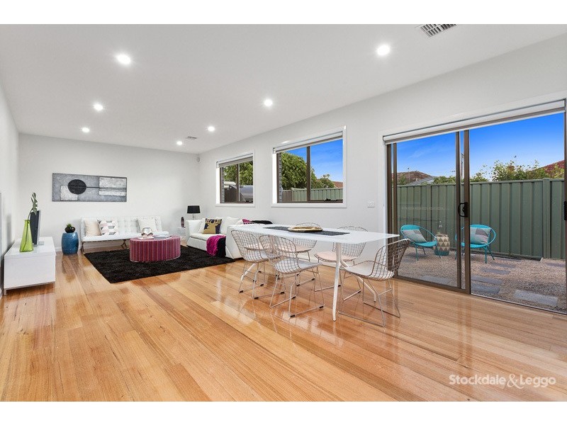 2/122 Loongana Avenue, Glenroy VIC 3046