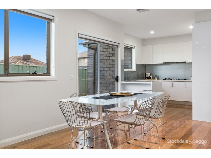 2/122 Loongana Avenue, Glenroy VIC 3046