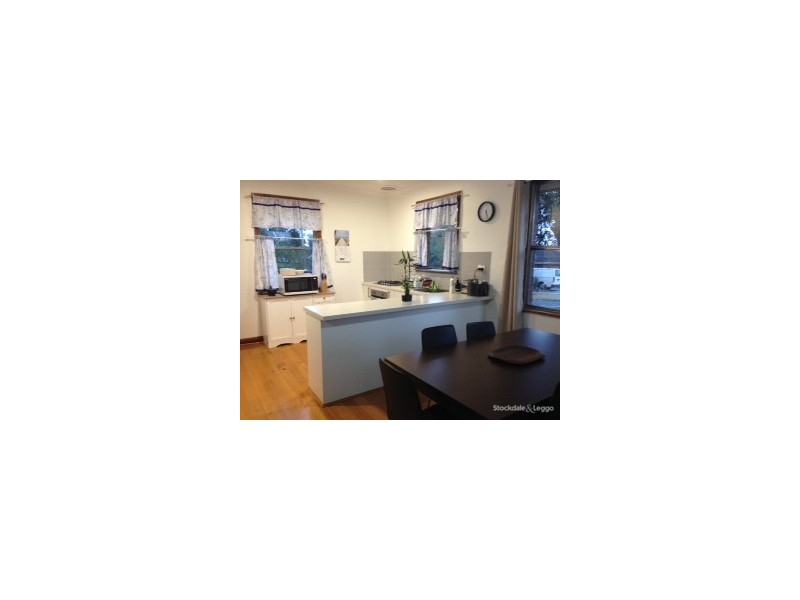 102 Sunset Blvd, Jacana VIC 3047